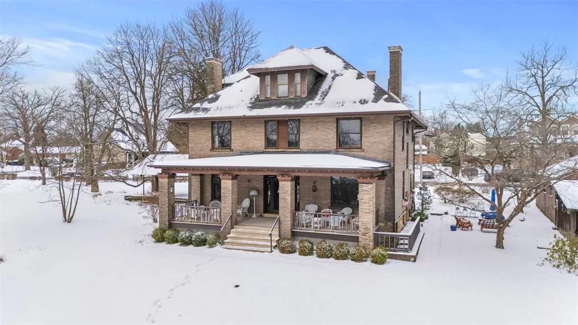 1906: Exquisite Edwardian Home in Glenshaw, Pennsylvania