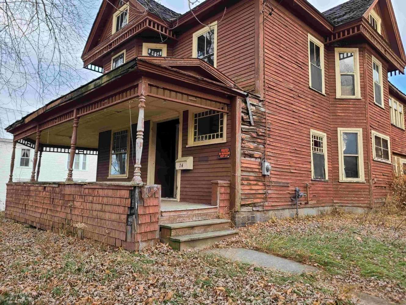 c. 1900 Queen Anne Victorian in Madison, Maine